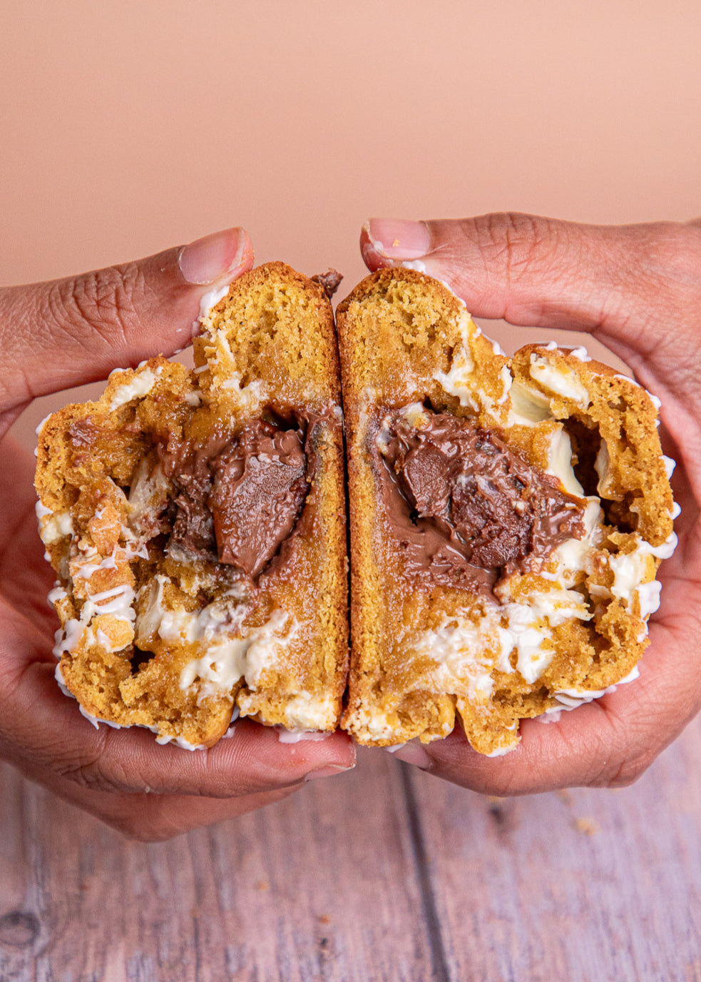 Golden Pumpkin cookie – soft, spiced pumpkin cookie with white chocolate chips and salted caramel filling, perfect fall dessert